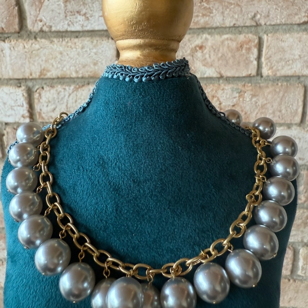 Oscar De La Renta Pearl Necklace - Picture 4 of 8